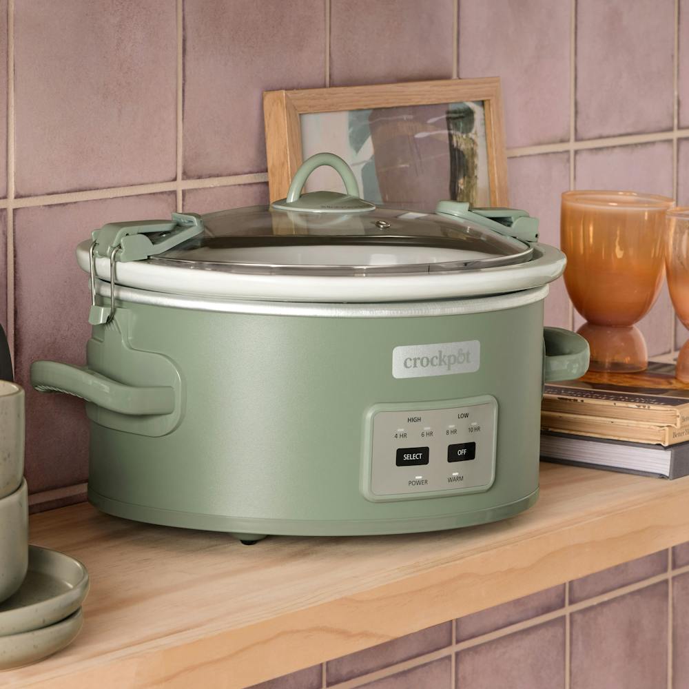 crock-pot-programmable-design-series-6-quart-cook-and-carry-slow-cooker-moonshine-c2 35da96db-7241-3d5a-8296-0e309727e190.jpg